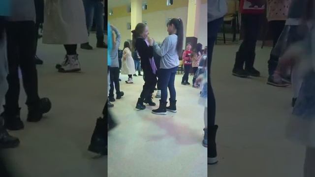 новогодняя дискотека смотреть онлайн