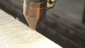 Лазерная фигурная резка букв из толстого пенопласта и экструдированного пенополистирола