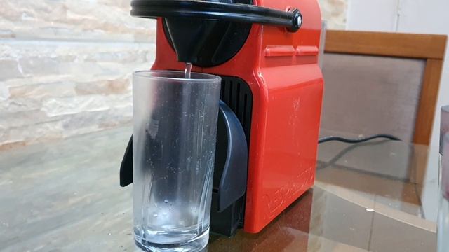Descalcificação NESPRESSO INISSIA | Como limpar sua máquina de café! смотреть онлайн