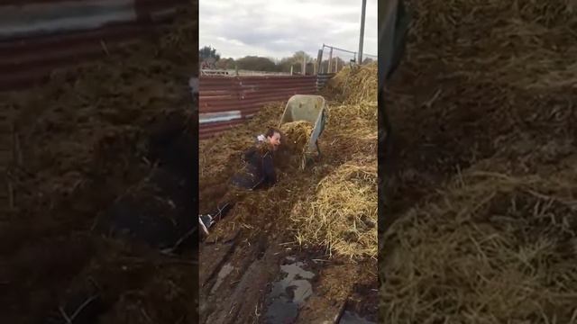 Весёлый прикол с девушкой