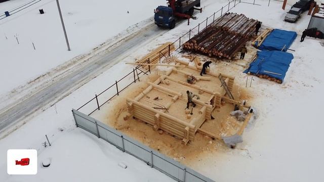 Обзор рубки дома из бревна на участке заказчика. Сложности строительства деревянного дома на месте. смотреть онлайн