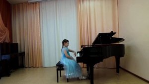 Вероника Ткачева, фортепиано, комп. Жанна Металлиди "Тихо падает снег" ТриУмф. mp4