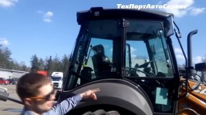 Новый взгляд на экскаватор-погрузчик CASE 695 ST. 5CX отдыхает...