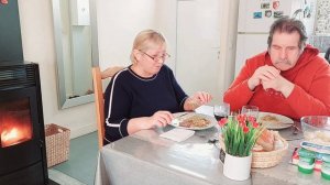 Как ЖИВУТ пенсионеры во Франции.ЧТО ФРАНЦУЗЫ едят НА ОБЕД.Странные  и необычные привычки французов