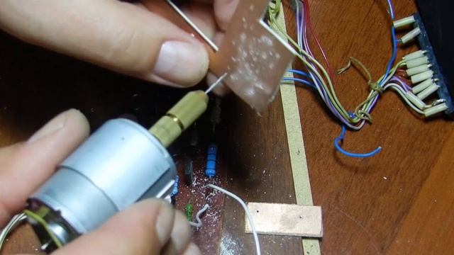 Регулятор оборотов дрели.