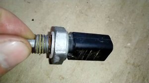 Датчик температуры ОЖ двигателя Renault Logan 8200561449