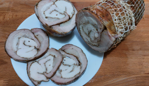 Рулет свинина + курица.