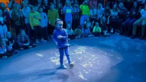 RUSSIAN SHUFFLE ON TOUR | Маленькая девочка круто танцует Шаффл | Little girl Dance shuffle | 2020