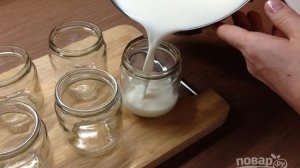 Йогурт с фруктами и ягодами в мультиварке