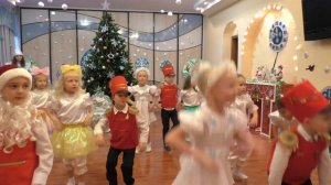 Старшая группа 1 танец Белые снежинки