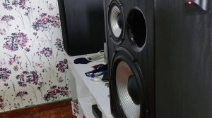 amaciando os falantes do Edifier R2850DB