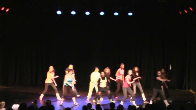 Dans Plus 13 tm 14 jr. jtszo *Me!* смотреть онлайн