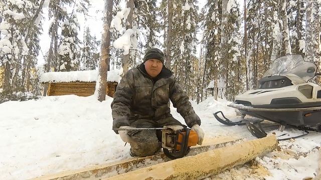 Лавка из Бревна в Лесную Избу.  Продольное пиление бревна. Доски из бревна своими руками.