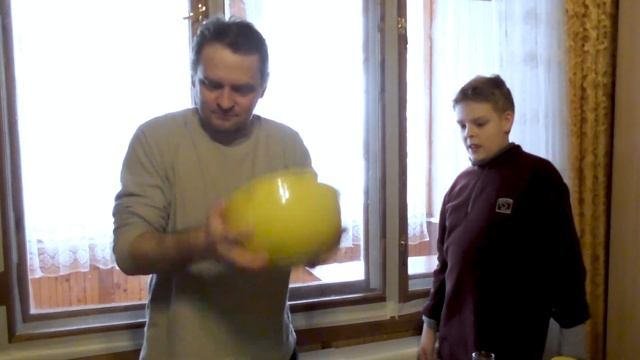 Куриные крылышки на мангале на Масленицу. Георгий Апухтин. смотреть онлайн