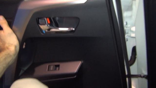 Toyota RAV4 2.5 HSD AWD Executive (2018) Exterior and Interior смотреть онлайн