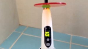 LED-B Woodpecker Полимеризационная светодиодная беспроводная лампа Обзор