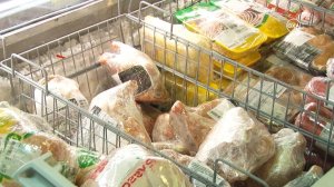 Говядина и капуста подешевели: как изменились цены на продукты в социальных магазинах Охи