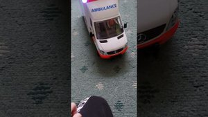Машинка Bruder скорая помощь Mercedes Benz Sprinter с водителем (02536)