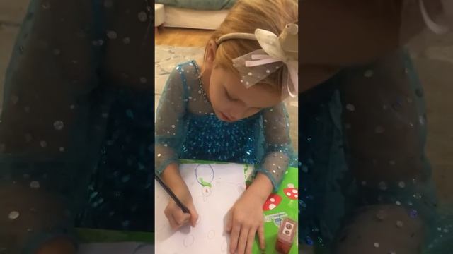 Детское рисование.Снеговик и ёлочная игрушка смотреть онлайн