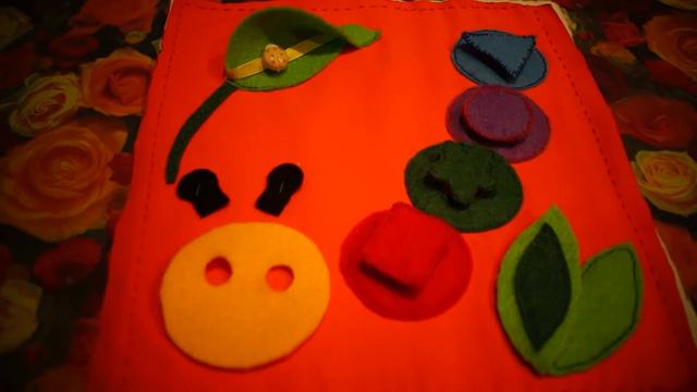 РАЗВИВАЮЩАЯ КНИЖКА ДЛЯ ДЕТЕЙ .Quiet book смотреть онлайн