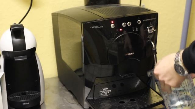 *HD* Siemens Surpresso Compact reinigen und entkalken смотреть онлайн