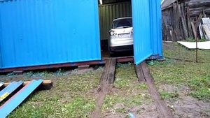 (1) Гараж на даче