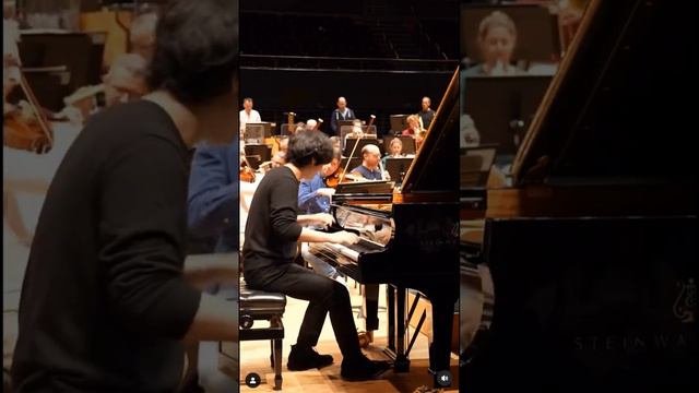 온몸에서 뿜어져 나오는 음악 임윤찬 라흐2번 리허설!!어메이징 판타스틱!!😭👏👏 смотреть онлайн