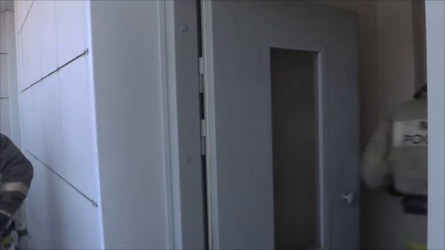 Сотрудники МЧС России отработали действия при ликвидации возгорания в здании повышенной этажности смотреть онлайн