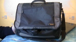 Вместительная сумка для ноутбука Targus с кучей карманов