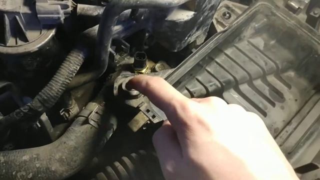 Замена датчика температуры охлаждающей жидкости (ДТОЖ) на Honda Civic 5D смотреть онлайн