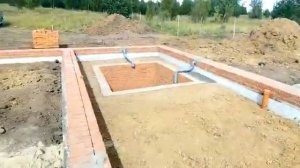 Ленточный армированный фундамент с будущим подполом для солений)))