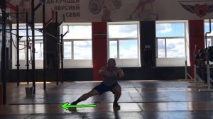 Приседы боковые на слайдере