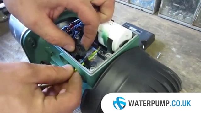 How to: Connecting a power cable to a 230 Volt [M] water pump смотреть онлайн