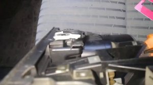 Зняти дефлектор без пошкоджень. | How to remove the deflector without damage. | Как снять дефлектор