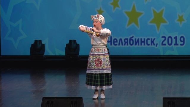 Кустова Елизавета р.н.п "Рассыпала Маланья бобы"