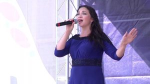 И светла от берез Россия (Умывает красно солнышко...).