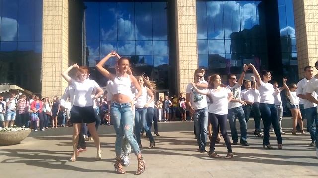 Денис Дунаев Всероссийский Fleshmobe Kizomba Воронеж