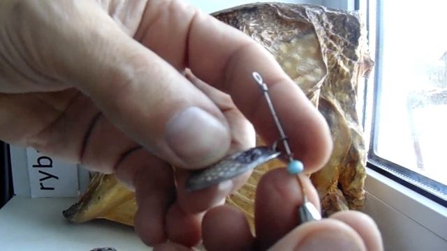 Как заменить  крючок лепесток бусинку разобрать блесну вертушку, видео rybachil.ru смотреть онлайн