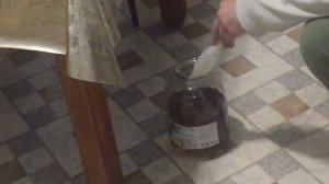 Первый слив с дубовой бочки от «Бондарной лавки»