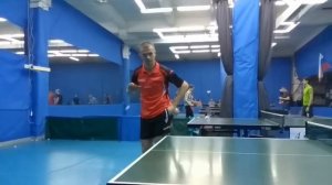 Подача с верхним вращением. Настольный теннис