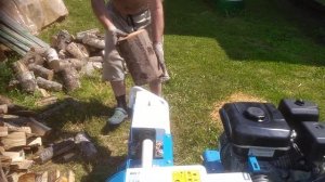 Работа дровокола Нева.