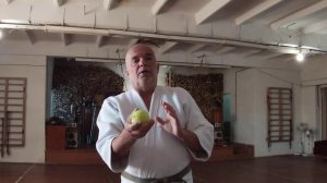 Работа теннисным мячиком в боевых искусствах (начало).