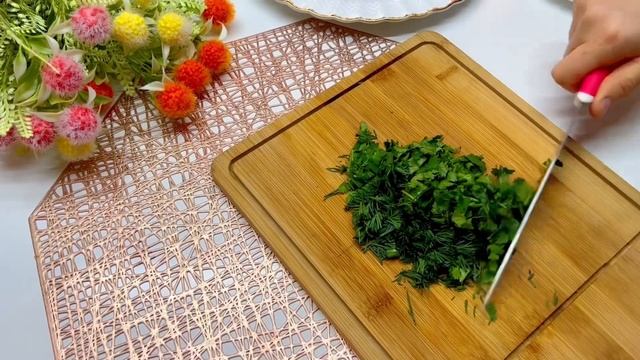 ХИТ САЛАТ 2022 ?ЭТОТ САЛАТ СМЕТУТ СО СТОЛА ! ПЕРВЫМ ВЫ ТОЧНО ТАКОЙ САЛАТ НЕВИДЕЛИ смотреть онлайн