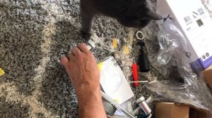 Как повесить лампу на потолок