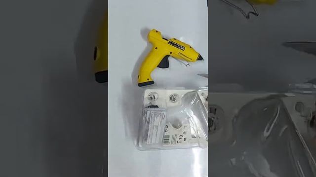 Unboxing glue gun from amazon/ Stanley cordless glue gun/ 25 watts gluegun/ STHT6-70416/ meter cord