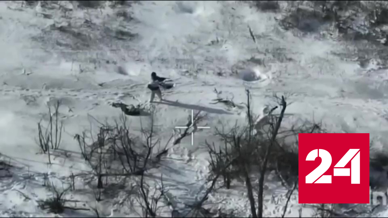 Российский боец увернулся от украинского дрона, выманив его на себя - Россия 24
