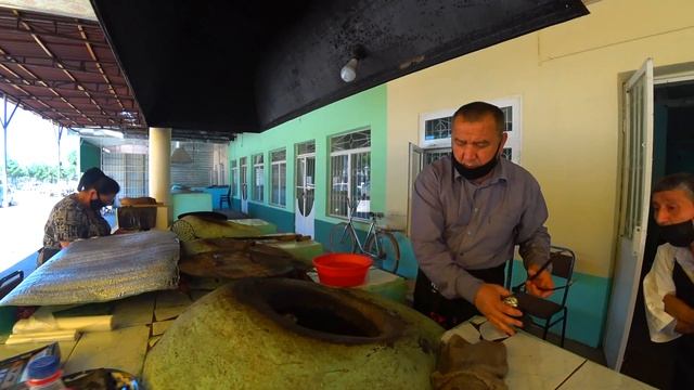 Съедают так быстро,что не успевает остыть! Настоящая Узбекская самса с мясом! Китаб! смотреть онлайн