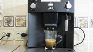 Кофемашина AEG Electrolux Caffe Silenzio пример приготовления эспрессо