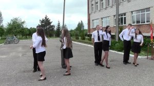 Танец выпускного 9 класса на празднике Последнего звонка. 30 мая 2017 г.