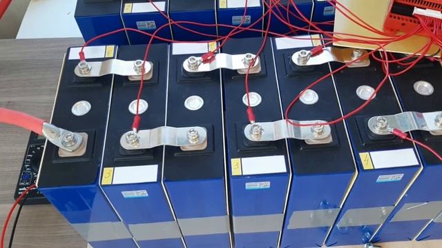 Собираем LiFePo4 200Ач аккумуляторы для балансировки смотреть онлайн